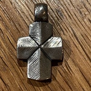 Retired etched James Avery cross! Beautiful condition and stamp!